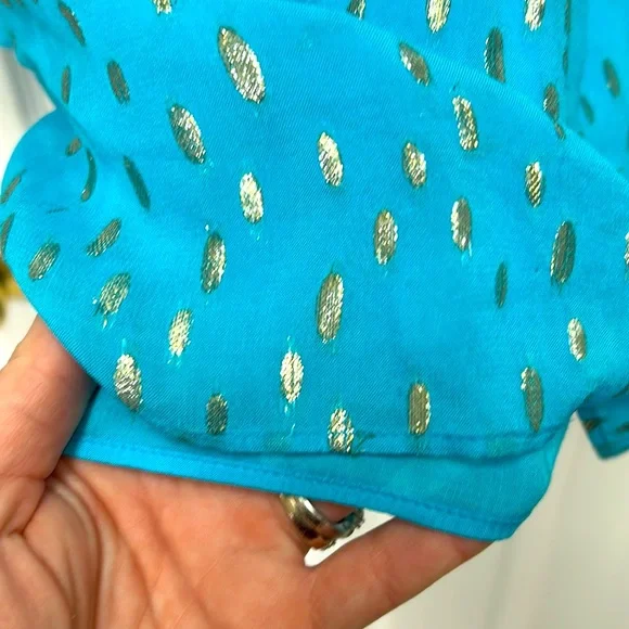 NWT Lilly Pulitzer Size S off the shoulder top - Picture 3 of 4